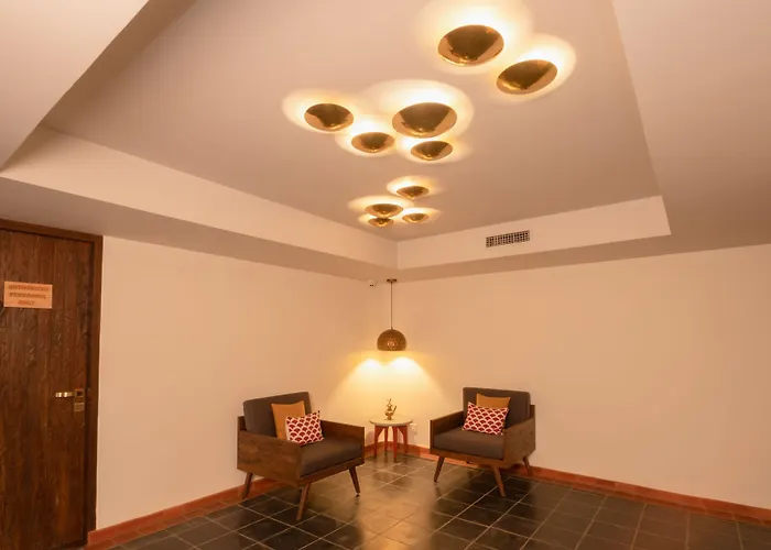 Roadhouse, Thamel, Kathmandu- Contemporary Boutique