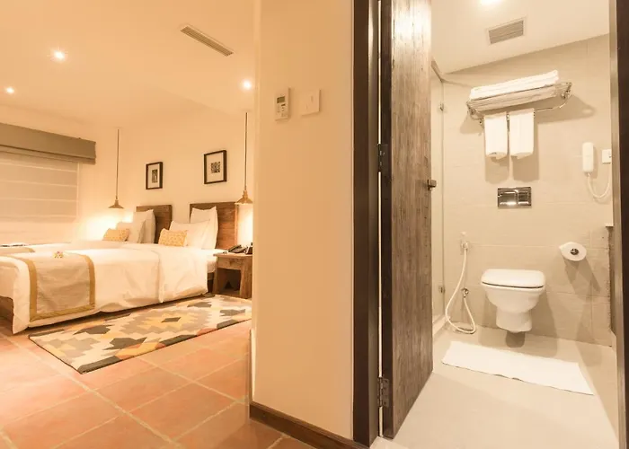 Roadhouse, Thamel, Kathmandu- Contemporary Boutique